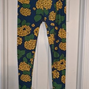 Lularoe Tall and Curvy Leggings